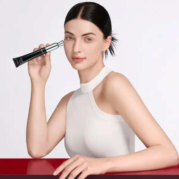 AMIRO EyeGlow Rotlicht- und Mikrostrom-Augencreme